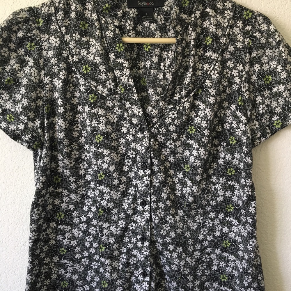 Style & Co Size 4 shirt